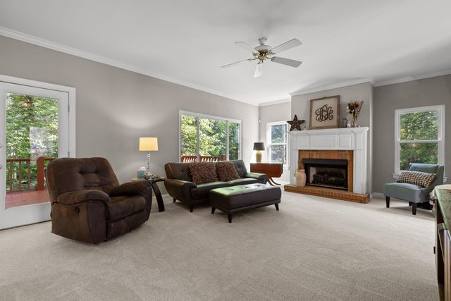 2305 Covington Cove Lane, Signal Mountain, TN 37377