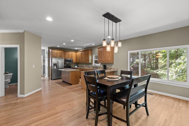 2305 Covington Cove Lane, Signal Mountain, TN 37377