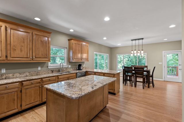 2305 Covington Cove Lane, Signal Mountain, TN 37377