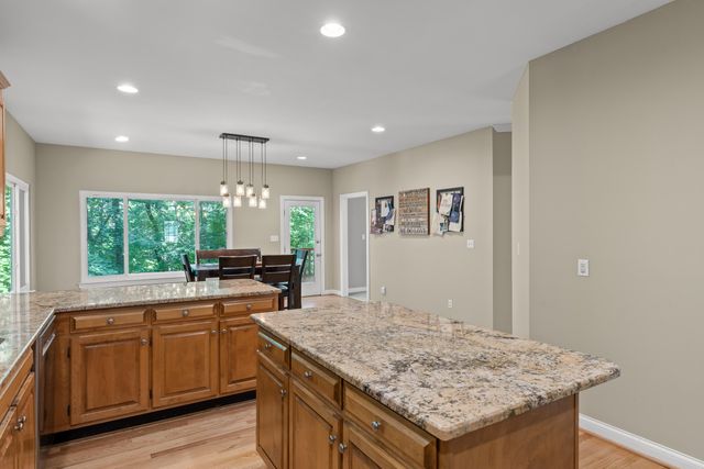 2305 Covington Cove Lane, Signal Mountain, TN 37377