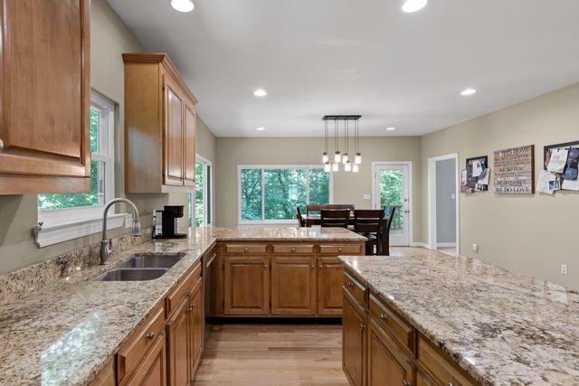 2305 Covington Cove Lane, Signal Mountain, TN 37377