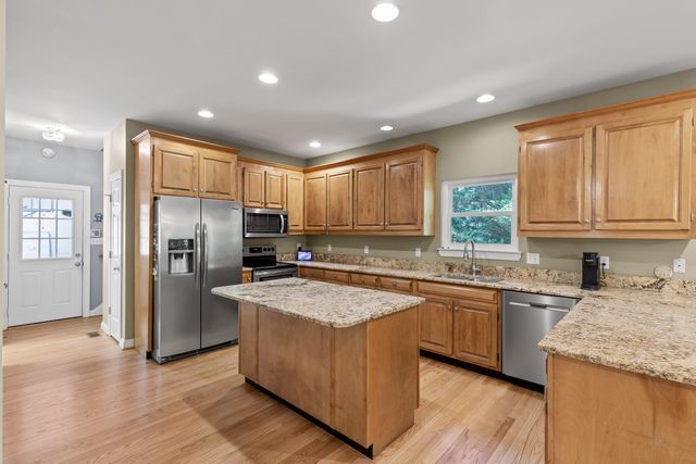 2305 Covington Cove Lane, Signal Mountain, TN 37377