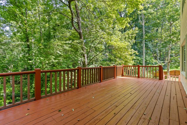 2305 Covington Cove Lane, Signal Mountain, TN 37377