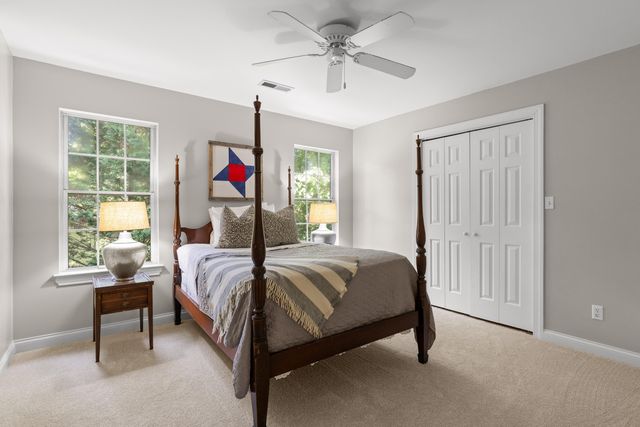 2305 Covington Cove Lane, Signal Mountain, TN 37377