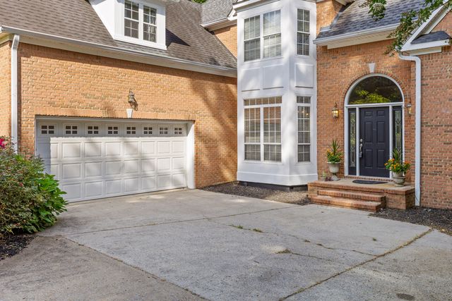 2305 Covington Cove Lane, Signal Mountain, TN 37377