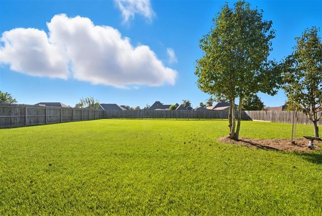 2613 E Robinwood Dr Drive, Lake Charles, LA 70611