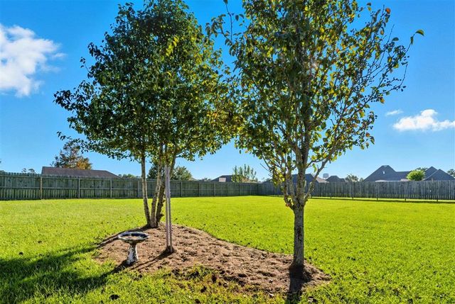 2613 E Robinwood Dr Drive, Lake Charles, LA 70611