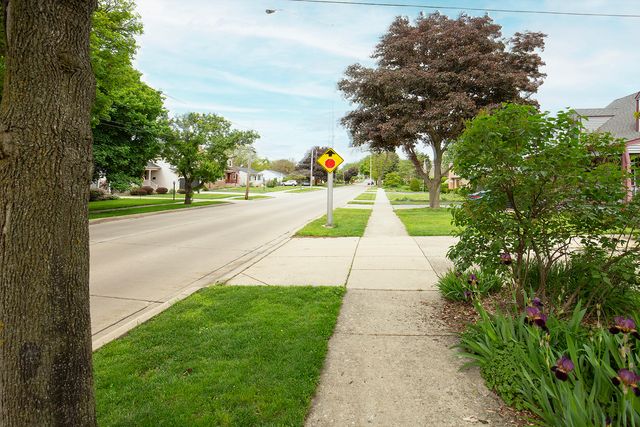 440 E Maple Street, Lombard, IL 60148
