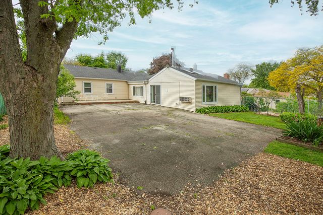 440 E Maple Street, Lombard, IL 60148