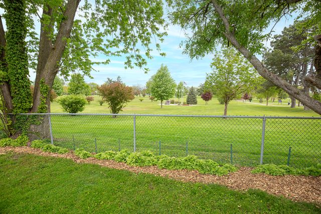 440 E Maple Street, Lombard, IL 60148