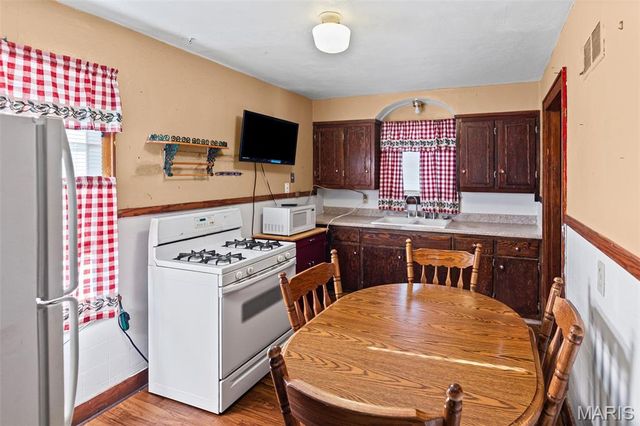 839 N 82nd Street, East St Louis, IL 62203