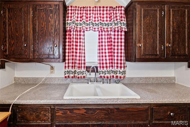 839 N 82nd Street, East St Louis, IL 62203