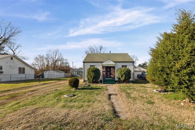 839 N 82nd Street, East St Louis, IL 62203