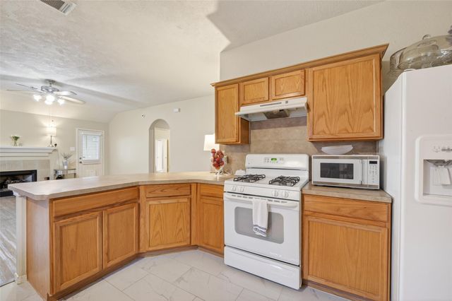7919 Pelican Lane, Baytown, TX 77523