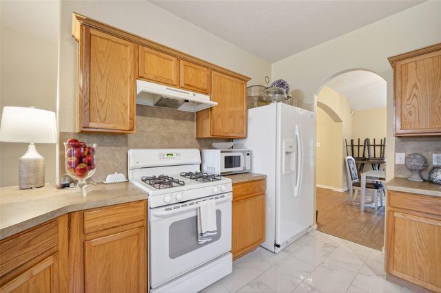 7919 Pelican Lane, Baytown, TX 77523