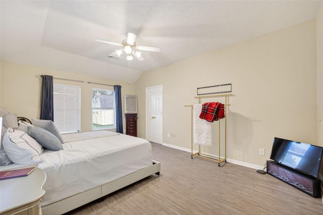 7919 Pelican Lane, Baytown, TX 77523