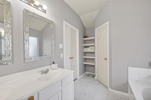 7919 Pelican Lane, Baytown, TX 77523