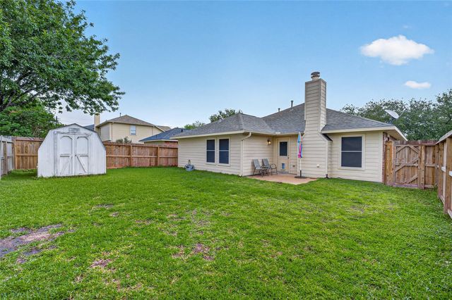 7919 Pelican Lane, Baytown, TX 77523