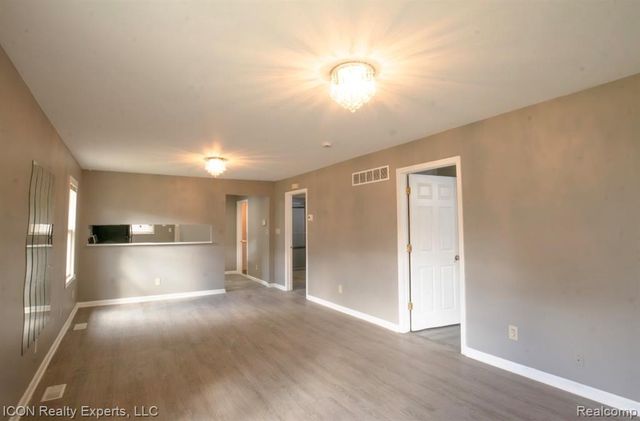 743 Hollister Street, Pontiac, MI 48340