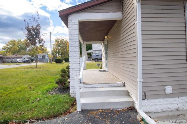 743 Hollister Street, Pontiac, MI 48340