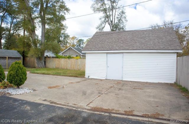 743 Hollister Street, Pontiac, MI 48340