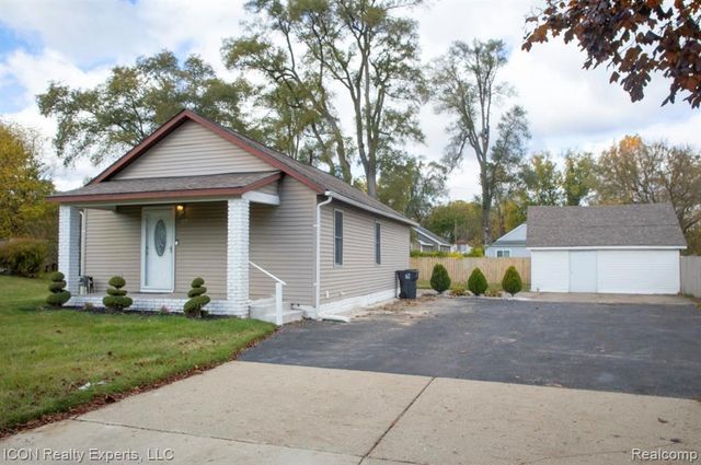 743 Hollister Street, Pontiac, MI 48340