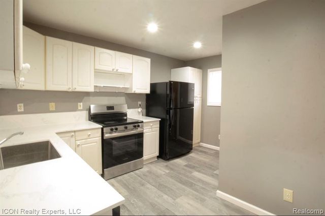 743 Hollister Street, Pontiac, MI 48340