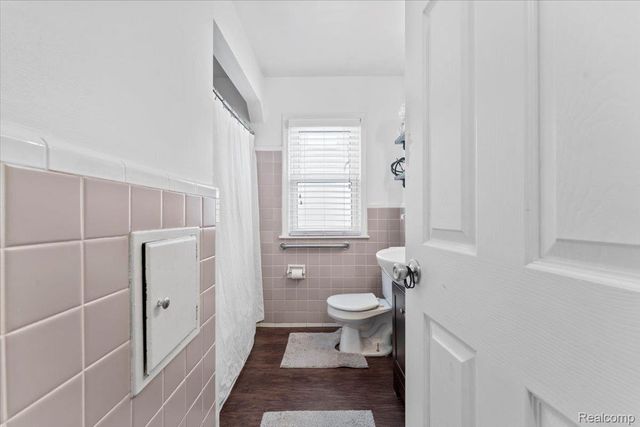 9825 Carter Avenue, Allen Park, MI 48101