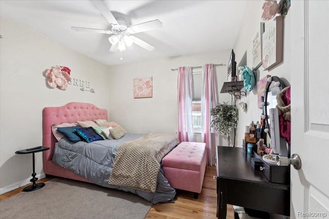 9825 Carter Avenue, Allen Park, MI 48101