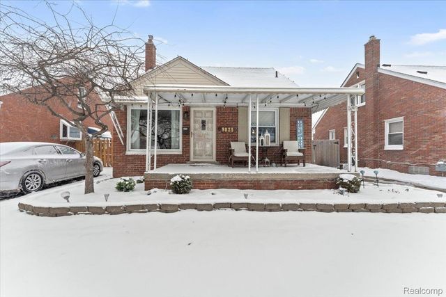 9825 Carter Avenue, Allen Park, MI 48101