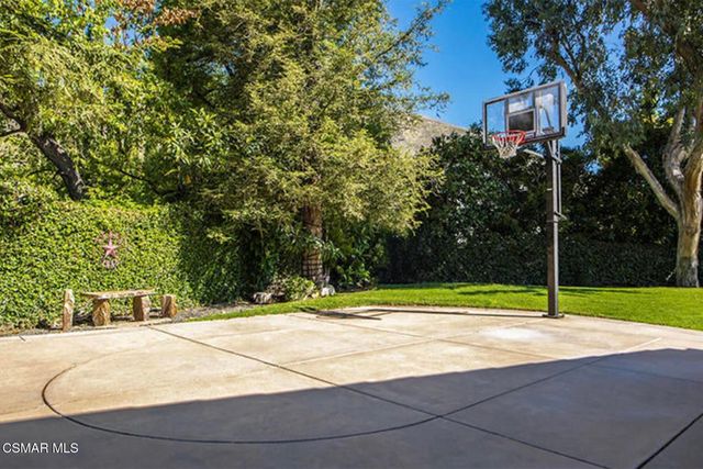29675 Meadowmist Way, Agoura Hills, CA 91301