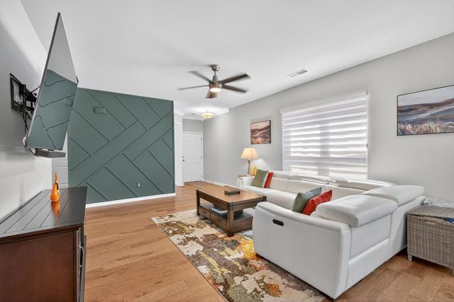 5654 Villa Crest Drive, Hoschton, GA 30548