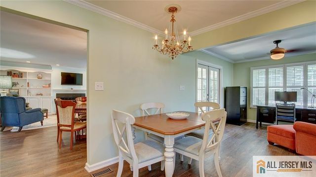 23 Bedfordshire Drive, Monroe, NJ 08831