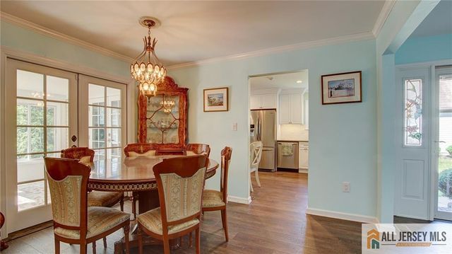 23 Bedfordshire Drive, Monroe, NJ 08831
