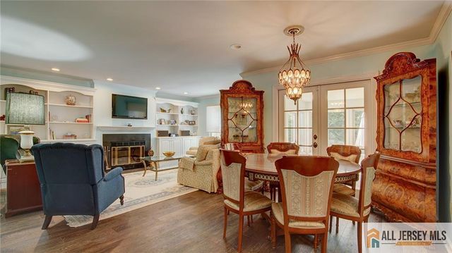 23 Bedfordshire Drive, Monroe, NJ 08831