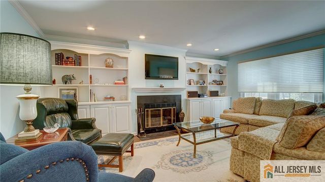23 Bedfordshire Drive, Monroe, NJ 08831