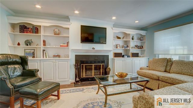 23 Bedfordshire Drive, Monroe, NJ 08831