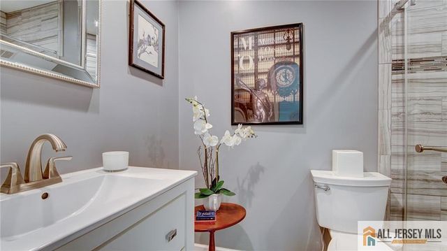 23 Bedfordshire Drive, Monroe, NJ 08831