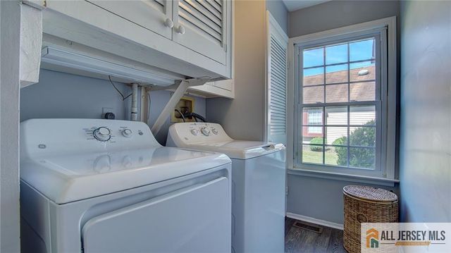 23 Bedfordshire Drive, Monroe, NJ 08831
