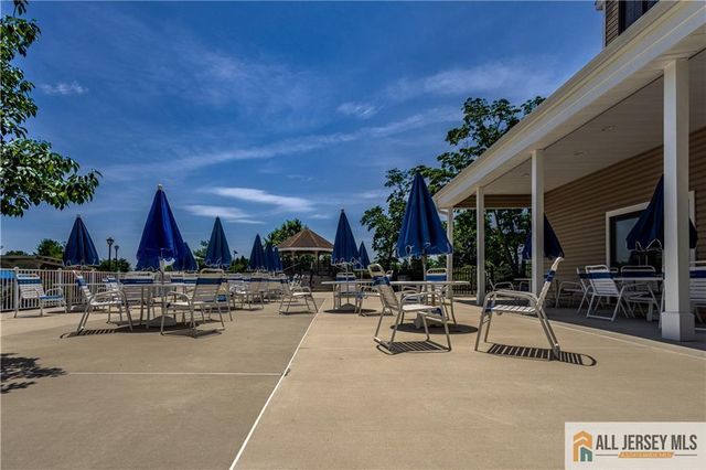 23 Bedfordshire Drive, Monroe, NJ 08831