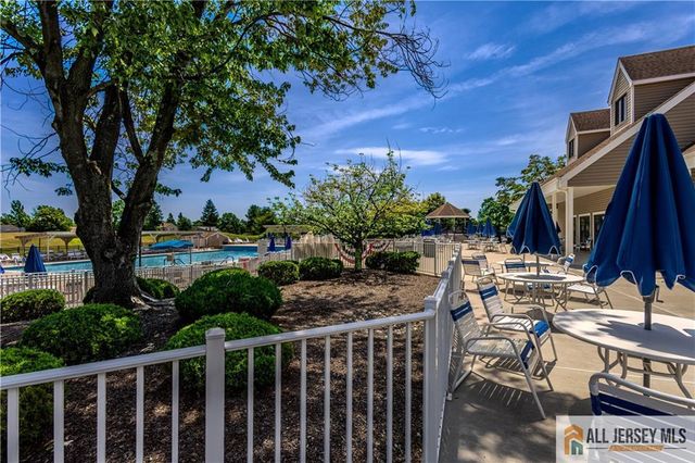 23 Bedfordshire Drive, Monroe, NJ 08831