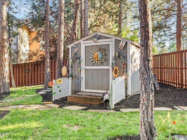 61007 Snowberry Place, Bend, OR 97702