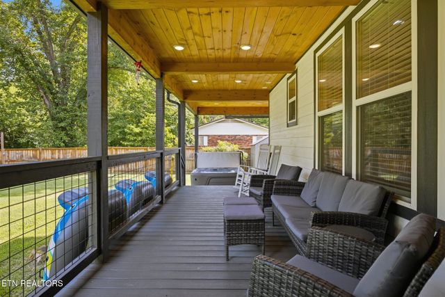 2243 Shinbone Rd, Sevierville, TN 37876