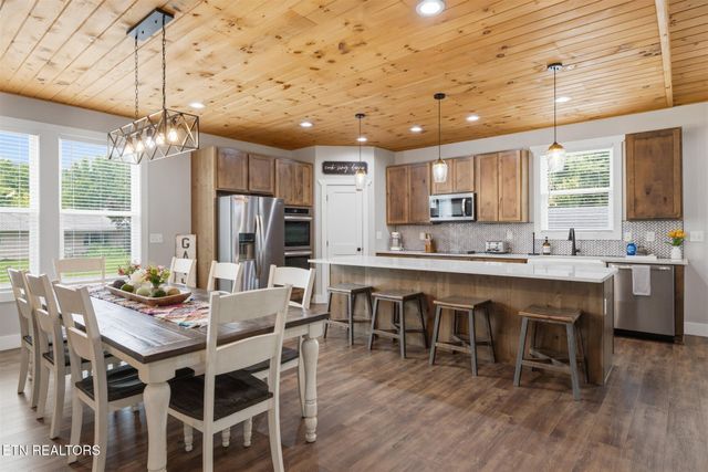 2243 Shinbone Rd, Sevierville, TN 37876