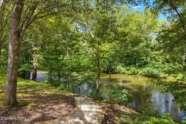 2243 Shinbone Rd, Sevierville, TN 37876