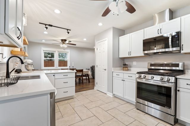 20053 S Rosewood Drive, Frankfort, IL 60423