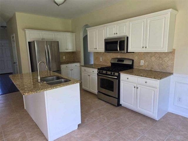 3931 McGuire Way, Kennesaw, GA 30144