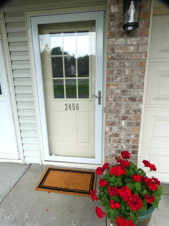 2456 Grenadier Avenue N, Oakdale, MN 55128 — photo 2
