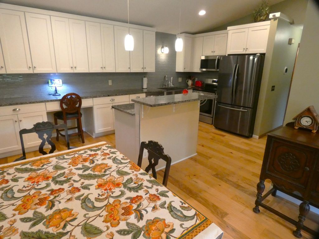 2456 Grenadier Avenue N, Oakdale, MN 55128 — photo 5