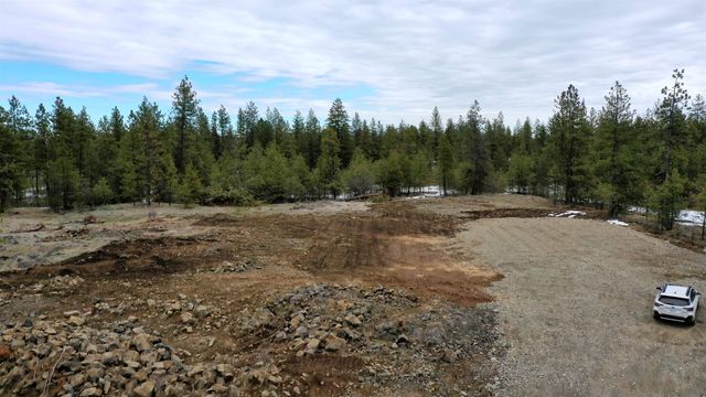 18324 W Burnett Rd, Nine Mile Falls, WA 99026